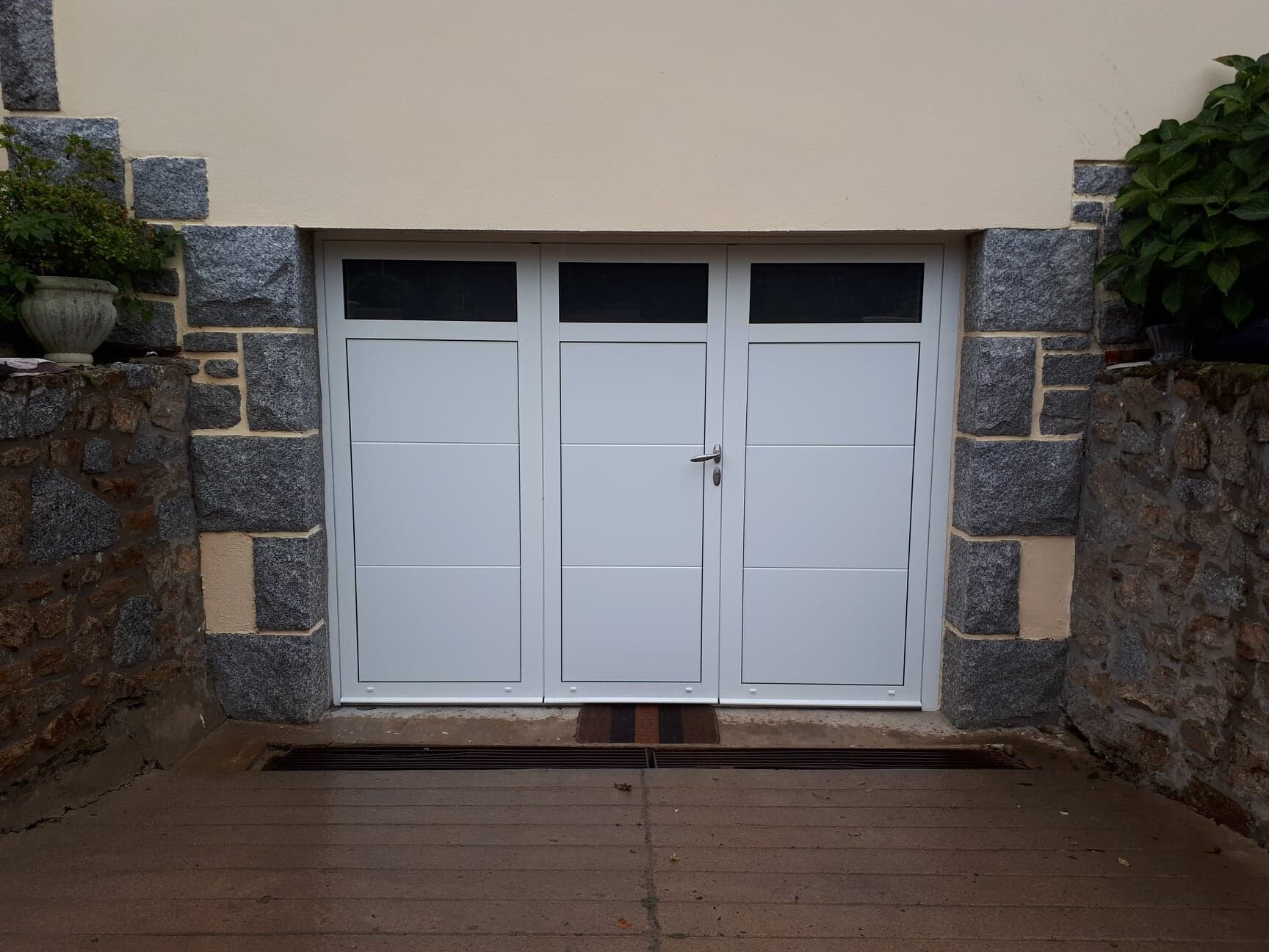 Porte de garage battante